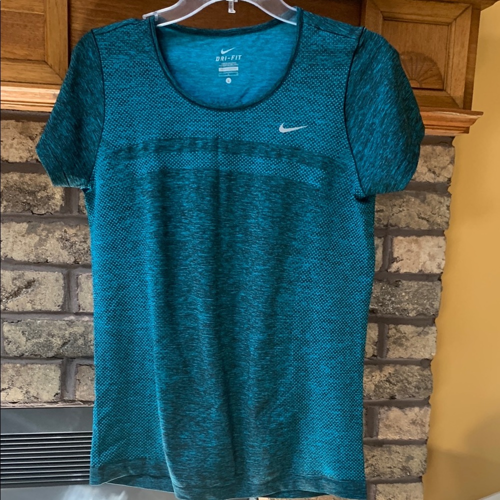 Nike Women's Blue (turquoise)Dri-FIT Top euc size latge